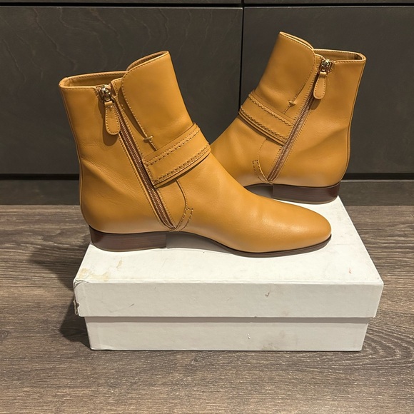 Chloe tan leather ankle boots - Picture 3 of 7